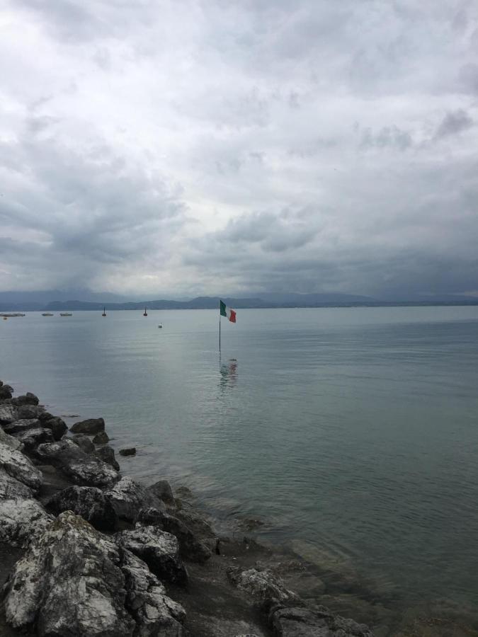 Casa Della Regina Apartment Sirmione Bagian luar foto